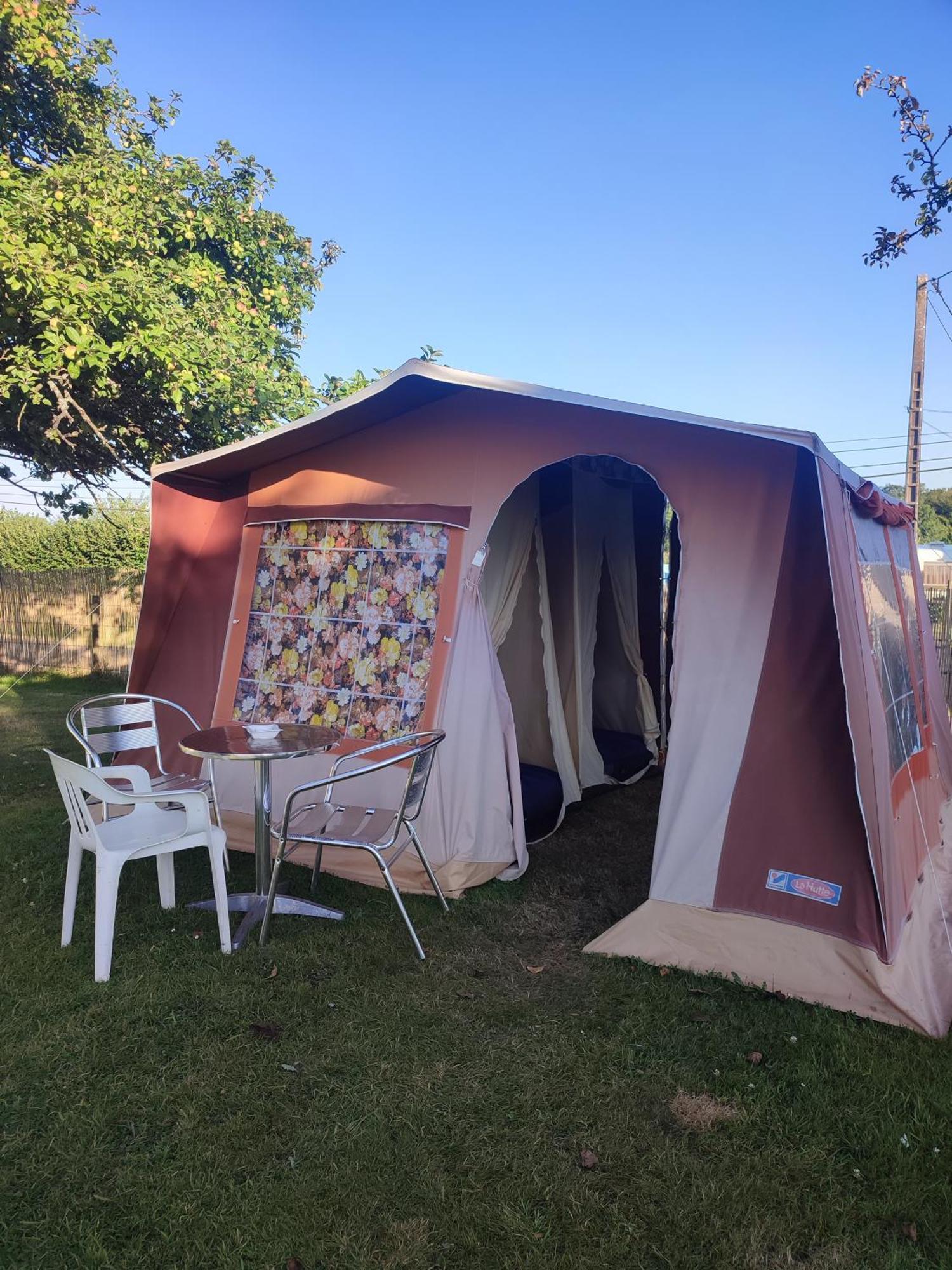 La Billardiere Camping A La Ferme Le Menil-Ciboult Dış mekan fotoğraf