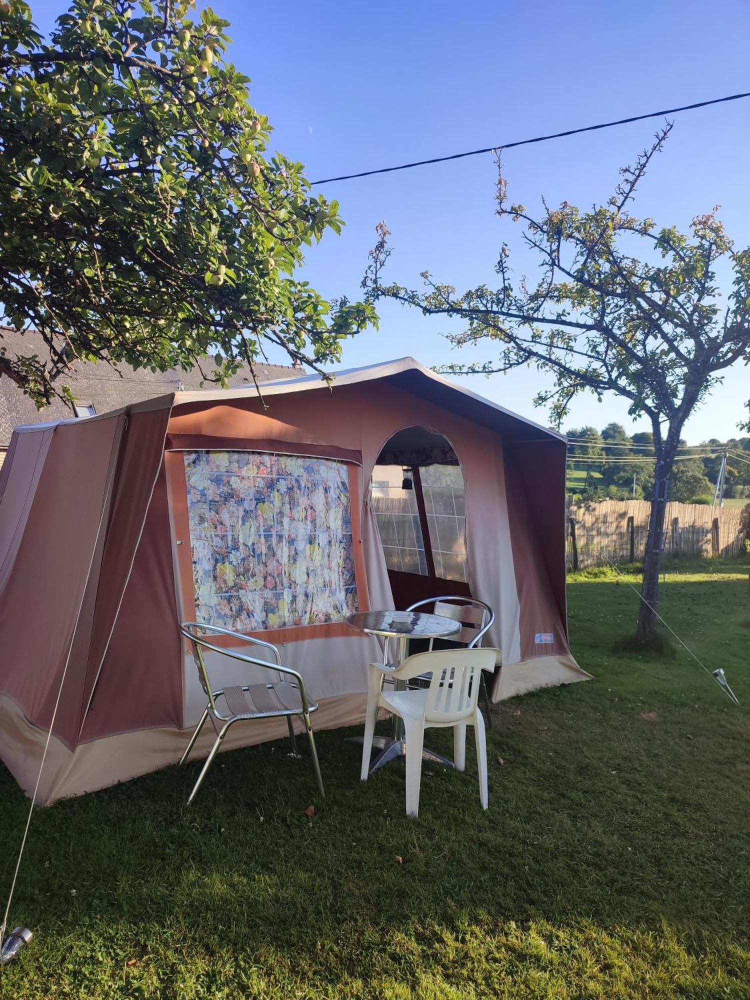La Billardiere Camping A La Ferme Le Menil-Ciboult Dış mekan fotoğraf